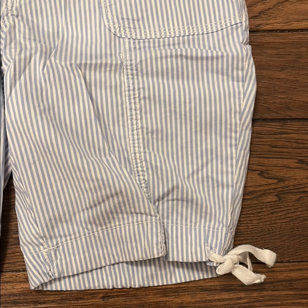 St. John's Bay Blue and White Cargo Shorts for Casual Comfort - Picture 4 of 9